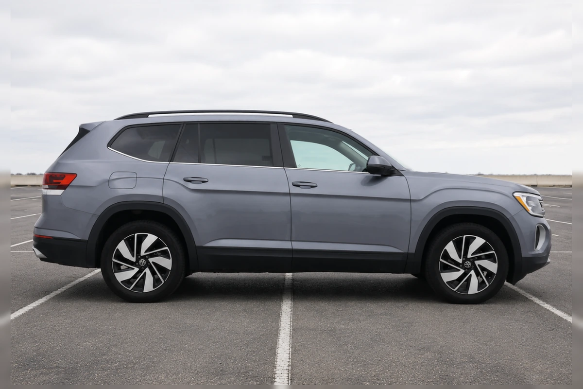 Genie Express - Volkswagen Atlas, Side View
