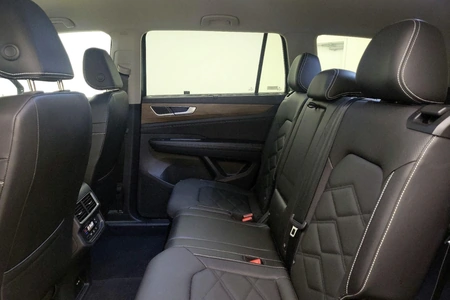 Genie Express - Volkswagen Atlas, Interior