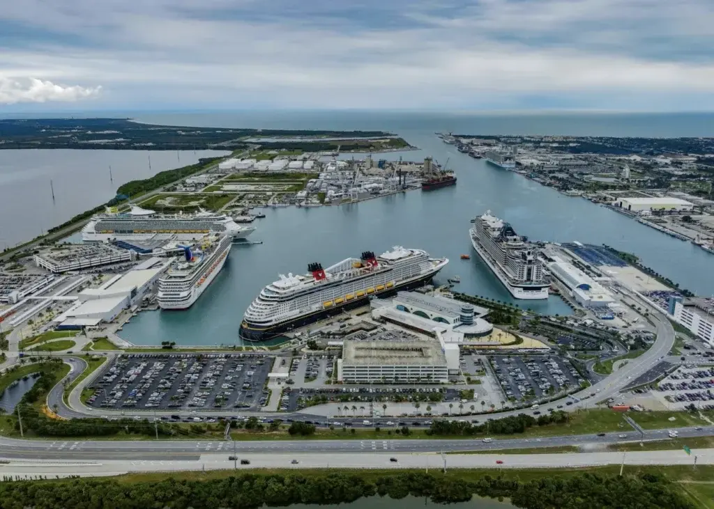 Premium private transportation to Port Canaveral for your Royal Caribbean cruise adventure. Luxury terminal transfers by The Genie.